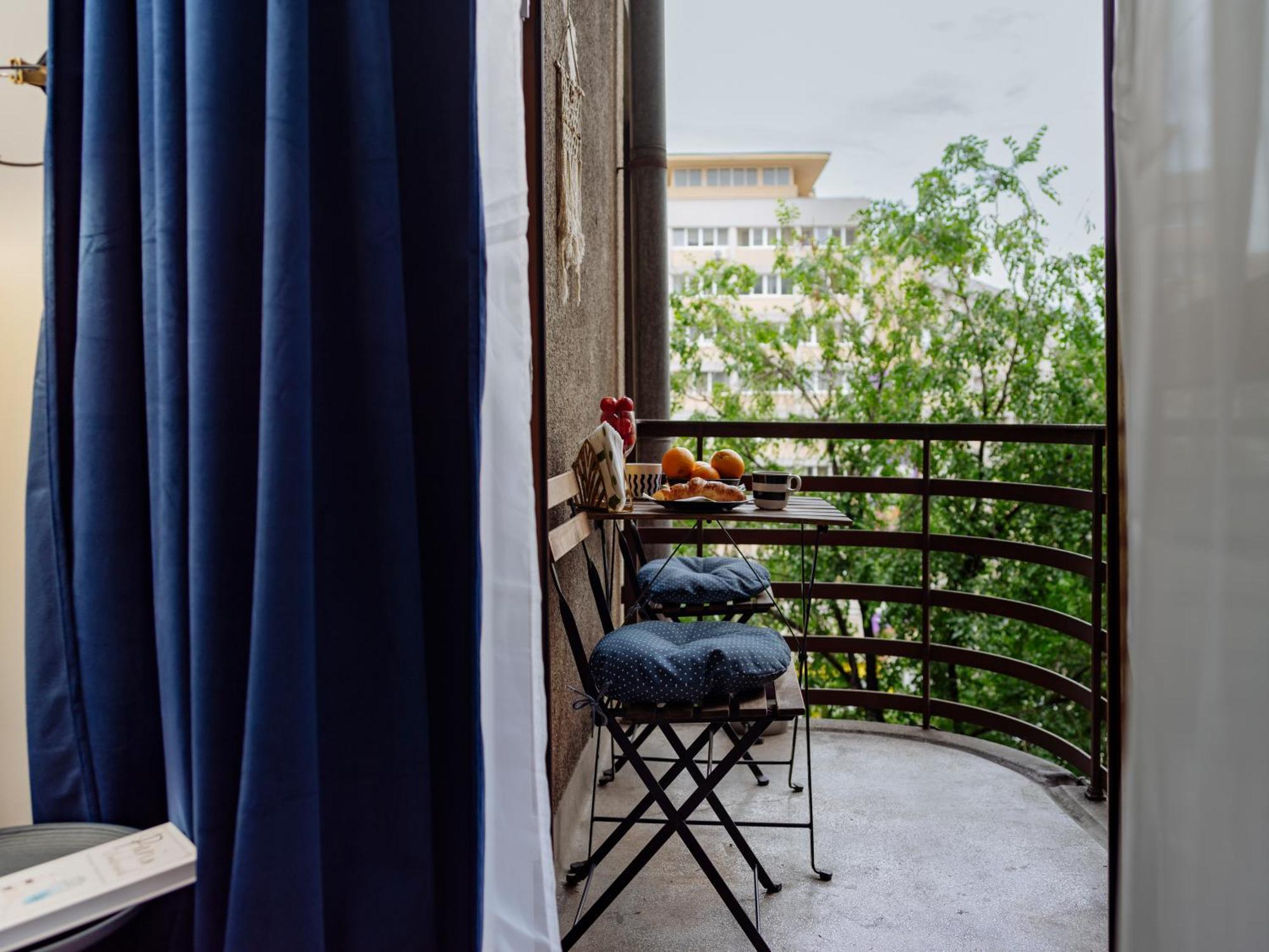 Petite Maison Sur Le Boulevard Bucareste Exterior foto